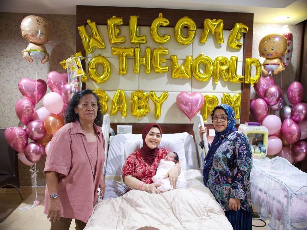 Potret Aisyahrani Melahirkan Anak Ketiga di Hari Kemerdekaan 17 Agustus
