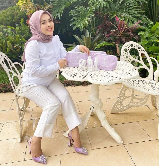 Adu Perbandingan Rumah Syahrini VS Aisyahrani, Ternyata Sama-sama Mewah Bak Istana!
