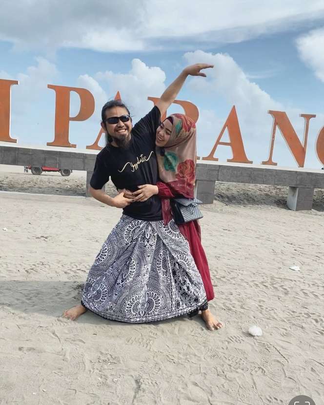 Potret Bucin Yuni LIDA Istri Kedua Gus Samsudin