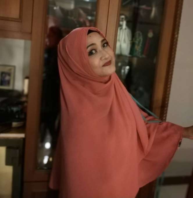 Potret Rumah Itje Trisnawati Pedangdut Era 80-an, Vibesnya Bikin Kangen Kampung Halaman!