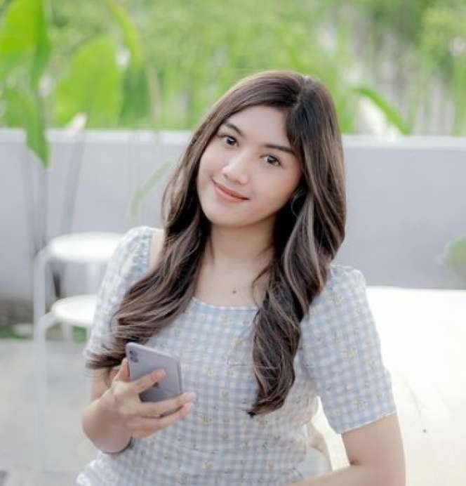 Potret 'Pabrik Uang' Erina Gudono, Kekasih Kaesang Pangarep