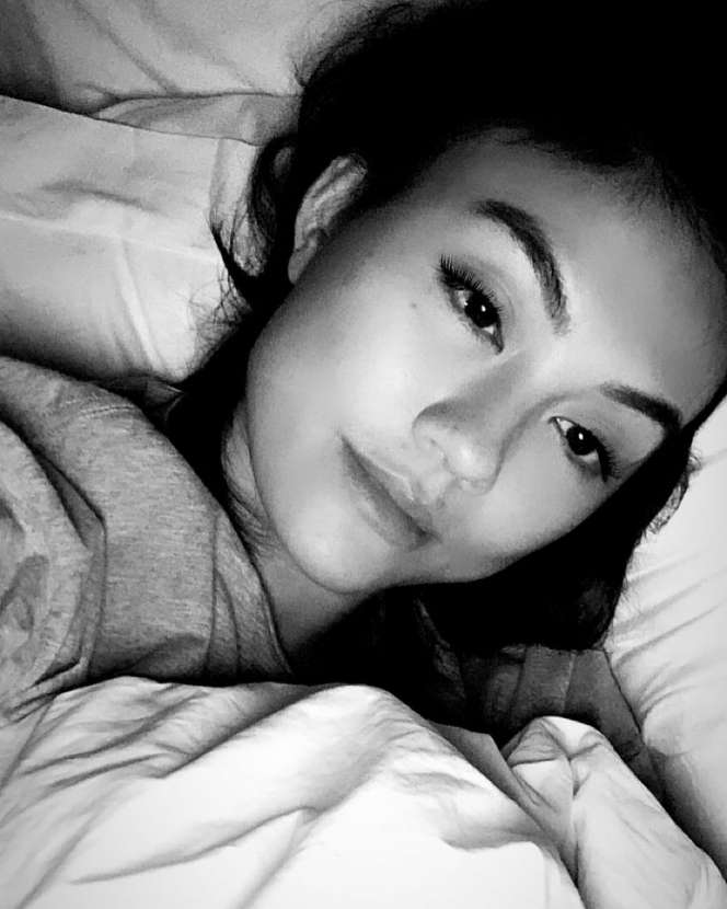 Potret Muka Bantal Artis yang Jarang Tersorot, Isyana Sarasvati Beda Banget!