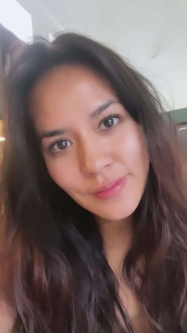 Potret Muka Bantal Artis yang Jarang Tersorot, Isyana Sarasvati Beda Banget!