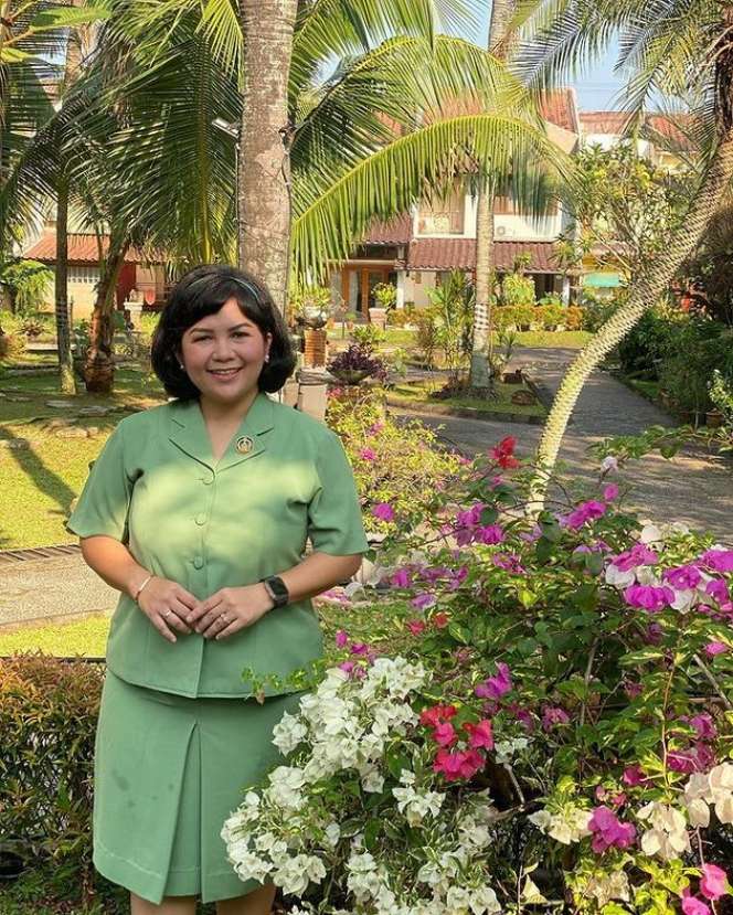 Potret Joy Tobing Kenakan Baju Persit, Cantik Banget!