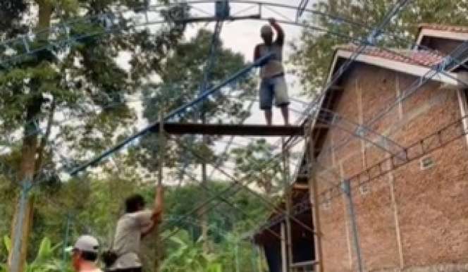 Potret Pekarangan Rumah di Kampung Diubah Jadi Pelaminan Mewah, Hasilnya Bikin Melongo!