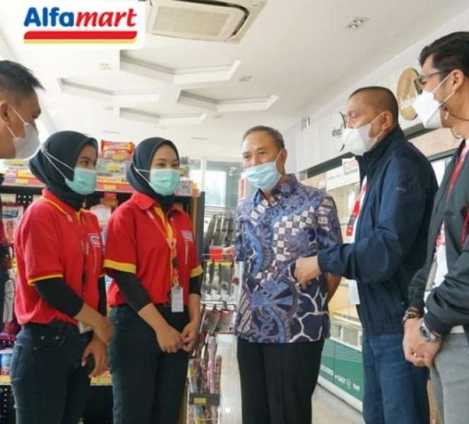 Aksinya Pergoki Pengutil Cokelat Viral, Nasib Karyawan Alfamart Ini Berubah Drastis, Endingnya Bikin Haru!