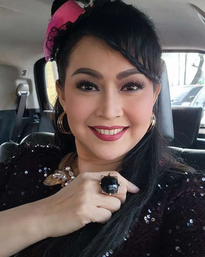 Lama Tak Terdengar Kabarnya, Potret Terbaru Ratna Listy yang Kini Jadi Paranormal