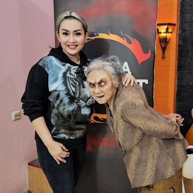 Lama Tak Terdengar Kabarnya, Potret Terbaru Ratna Listy yang Kini Jadi Paranormal