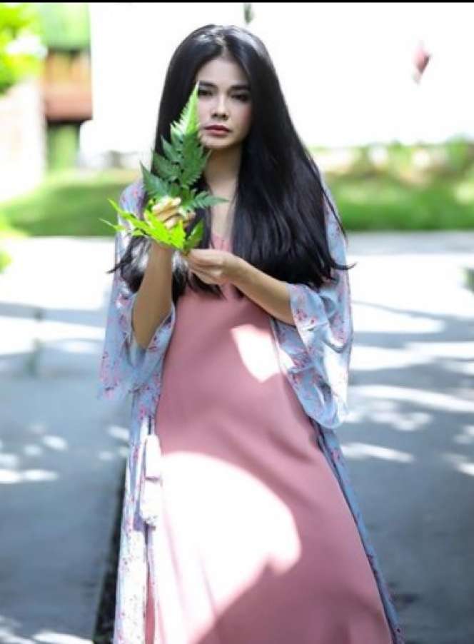Potret Cantik Karina Ranau, Istri Kang Mus Preman Pensiun di Kehidupan Nyata, Beda Usia 25 Tahun!