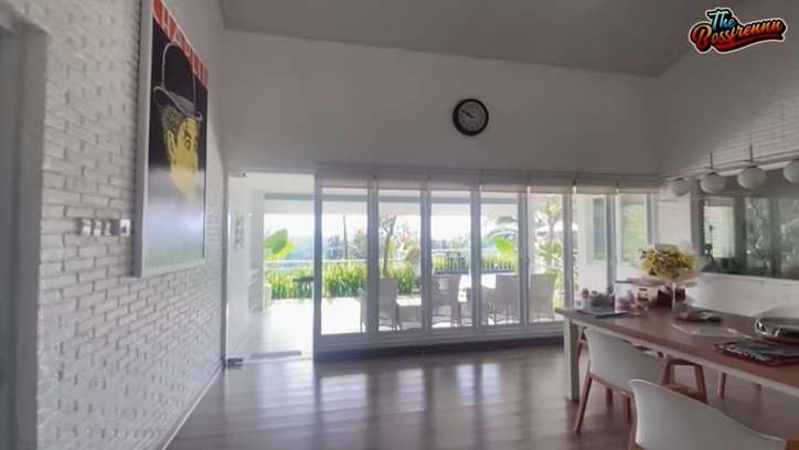 Potret Rumah Andy F Noya, Ternyata Mewah Banget, Vibesnya Bikin Betah!