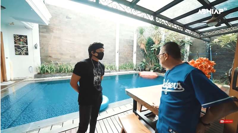 10 Adu Perbandingan Rumah Tantowi Yahya VS Helmy Yahya, Beda Nasib, Ini yang Lebih Mewah!