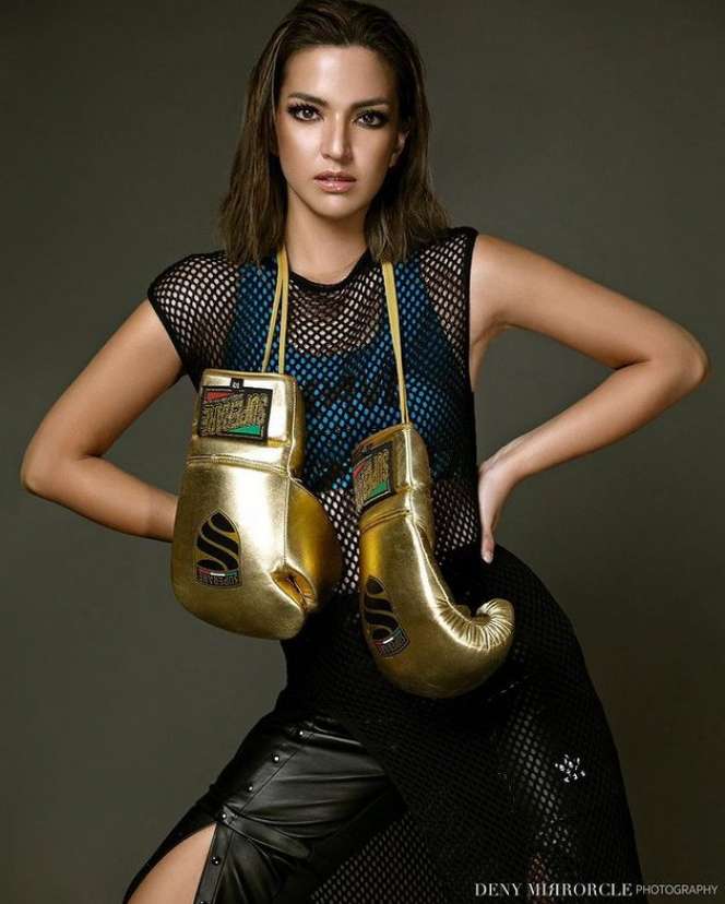 Potret Photoshoot Terbaru Nia Ramadhani, Parasnya Disebut Mirip Kendall Jenner!