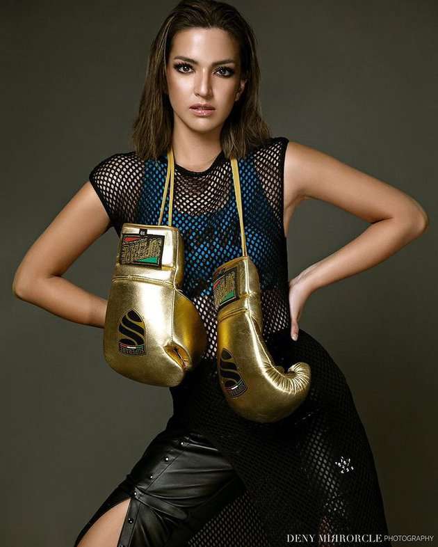 Potret Photoshoot Terbaru Nia Ramadhani, Parasnya Disebut Mirip Kendall Jenner!