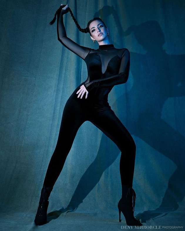 Potret Photoshoot Terbaru Nia Ramadhani, Parasnya Disebut Mirip Kendall Jenner!