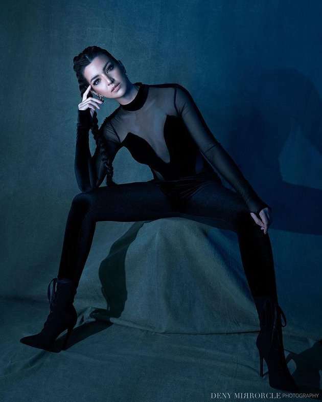 Potret Photoshoot Terbaru Nia Ramadhani, Parasnya Disebut Mirip Kendall Jenner!