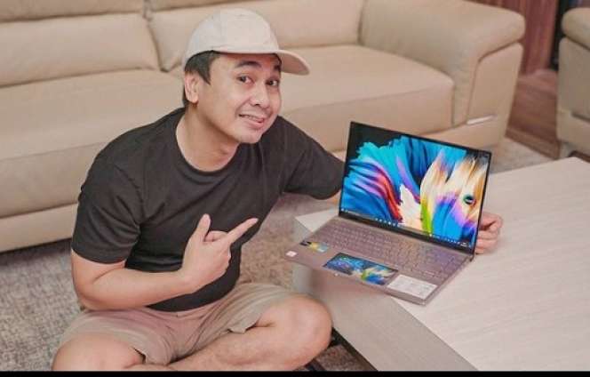 Sumber `Pabrik Duit` Raditya Dika, Seleb Indonesia yang Masuk Rich List 2022, Tarif Endorsenya Fantastis!
