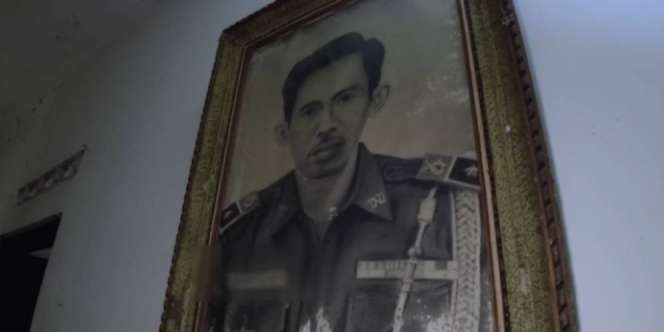 Rumah Mewah Terbengkalai Milik Jenderal, di Ruang Tamu Terdapat Foto Soeharto