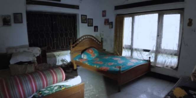 Rumah Mewah Terbengkalai Milik Jenderal, di Ruang Tamu Terdapat Foto Soeharto