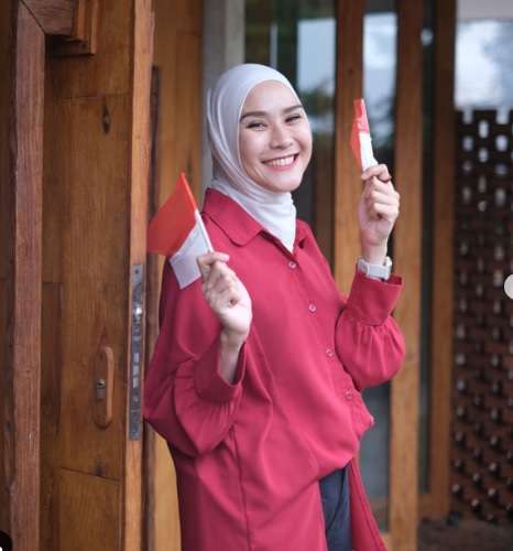 Dikira Dipelet, Hubungan Asmara Artis Cantik Ini Sempat Tak Direstui Ibu, Kini Hidupnya Berubah Drastis!