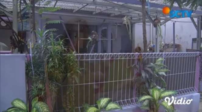 Potret Rumah Artis Kondang Ini Ternyata Diluar Dugaan, Ada di Gang Sempit, Jauh Dari Kesan Mewah!