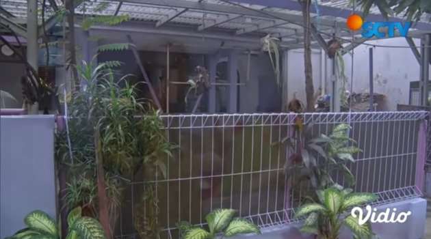 Potret Rumah Artis Kondang Ini Ternyata Diluar Dugaan, Ada di Gang Sempit, Jauh Dari Kesan Mewah!