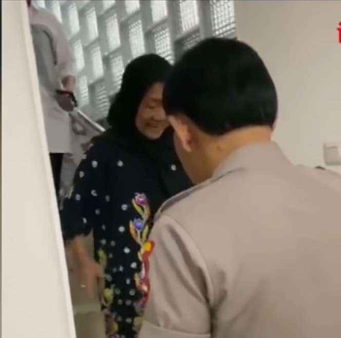 10 Adu Perbandingan Rumah Idham Azis VS Anton Charliyan, Dua Jenderal Hidupnya Bak Langit & Bumi!