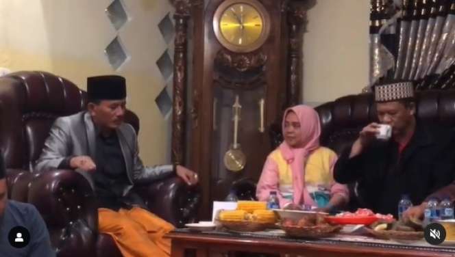 10 Adu Perbandingan Rumah Idham Azis VS Anton Charliyan, Dua Jenderal Hidupnya Bak Langit & Bumi!