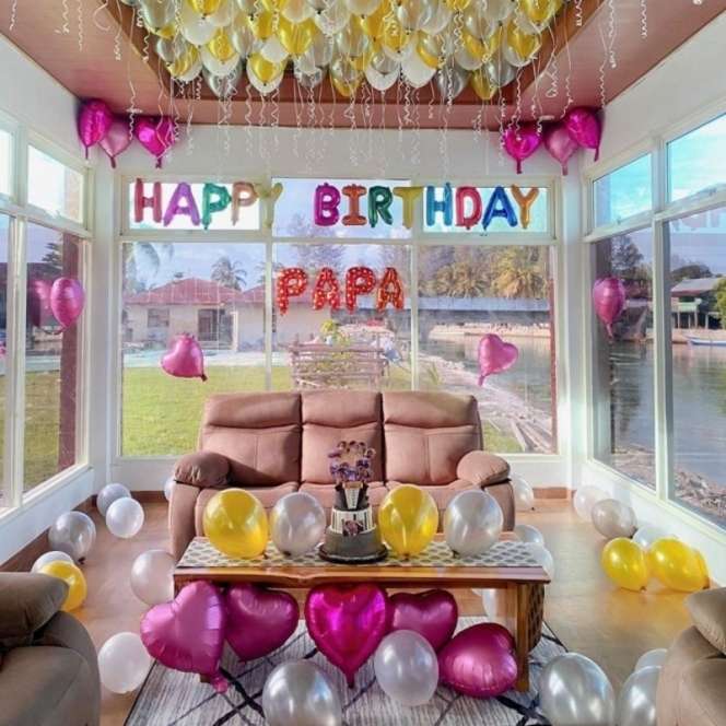 7 Potret Rumah Artis di Tepi Pantai, Milik Luna Maya Mengadap Samudera, Atapnya dari Daun! 