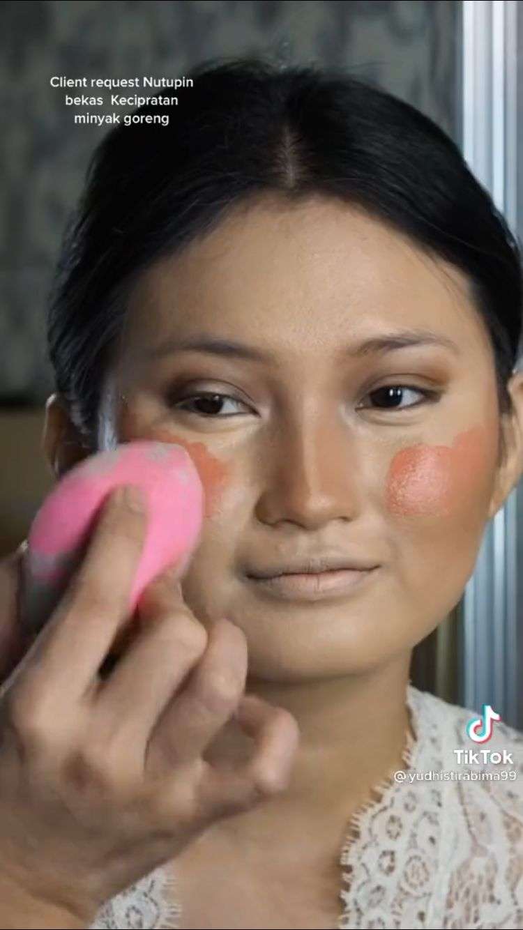 Viral MUA Tiru Gaya Istri Ferdy Sambo, Hasilnya Mirip Plek-Ketiplek, Netizen : Kirain Ibu Putri!