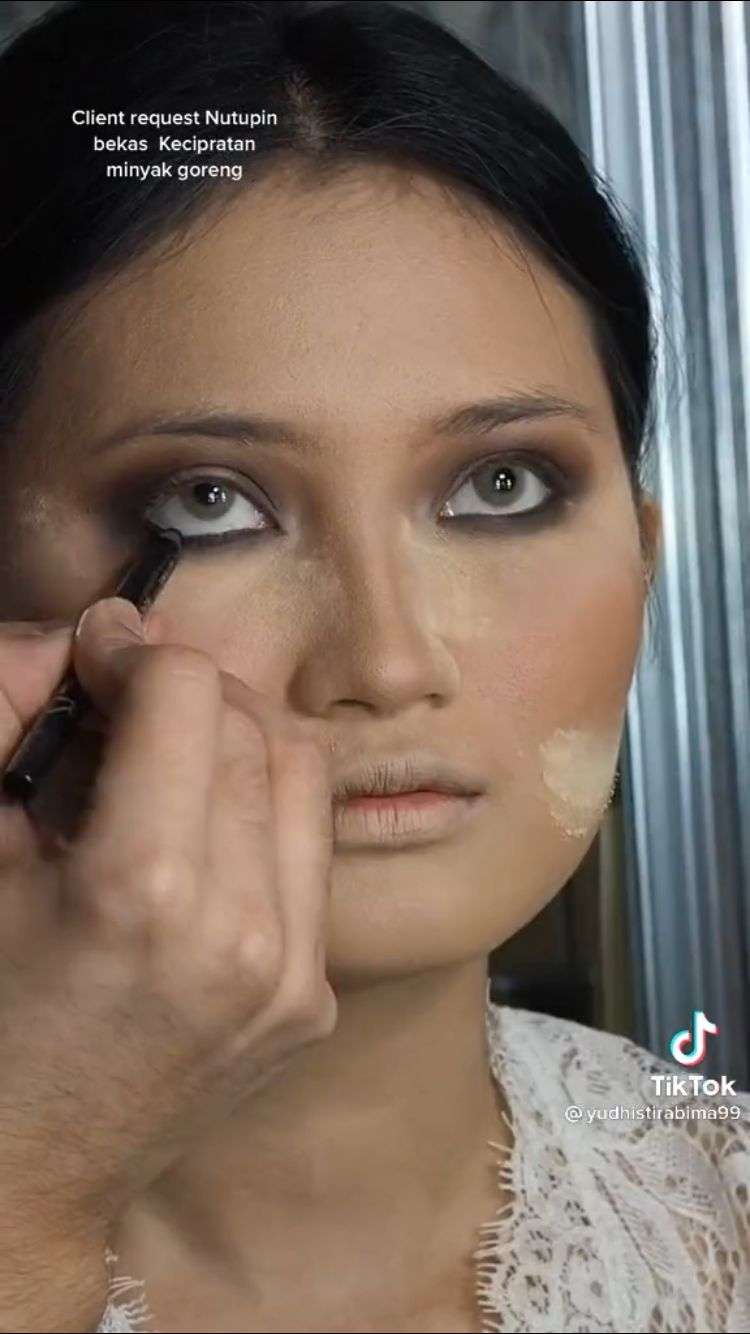 Viral MUA Tiru Gaya Istri Ferdy Sambo, Hasilnya Mirip Plek-Ketiplek, Netizen : Kirain Ibu Putri!