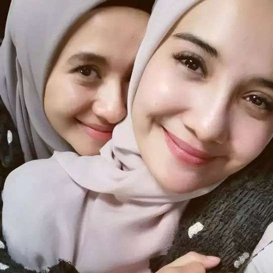 Bak Saudara Kembar, Potret Pasangan Artis yang Wajahnya Mirip Plek Ketiplek!