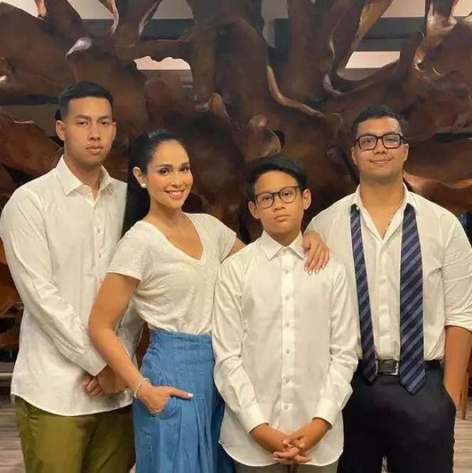 Cantiknya Loemongga Haoemasan, Mantan Gadis Sampul yang Kini Jadi Istri Menteri