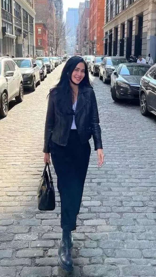 Cantiknya Loemongga Haoemasan, Mantan Gadis Sampul yang Kini Jadi Istri Menteri