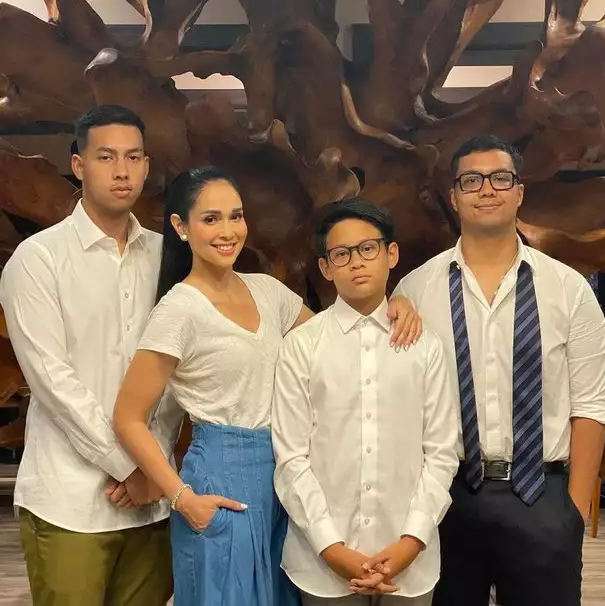 Cantiknya Loemongga Haoemasan, Mantan Gadis Sampul yang Kini Jadi Istri Menteri