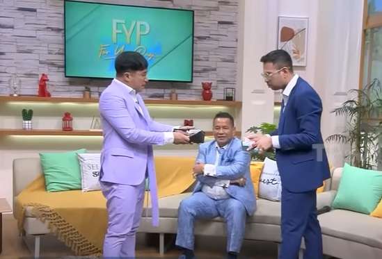 Dompet Raffi Ahmad Dibandingkan dengan Hotman Paris, Isi dan Mereknya Bak Bumi dan Langit!