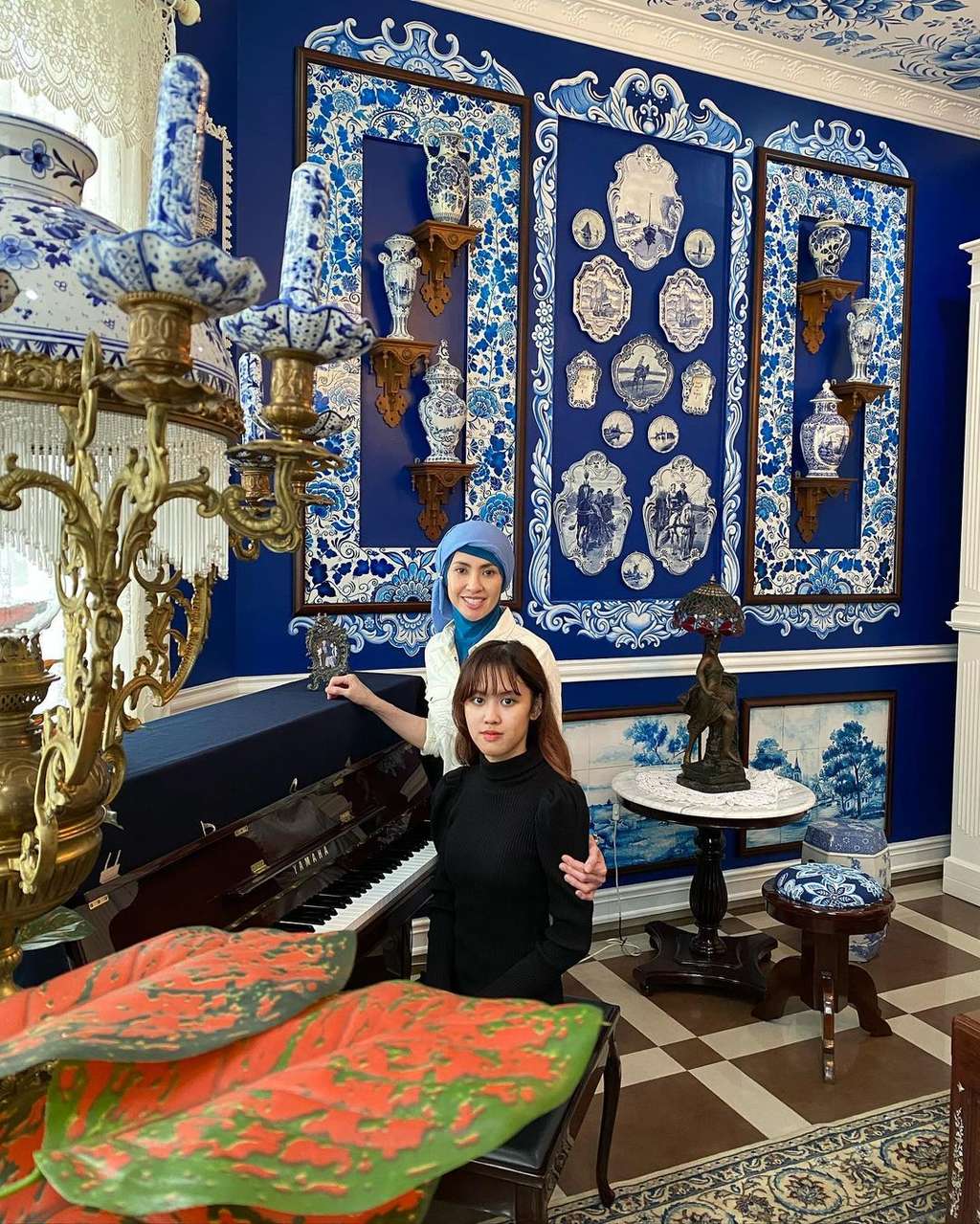 10 Potret Rumah Bak Istana Milik Ade Indrisari yang Viral, Disney Land ala Yogyakarta!
