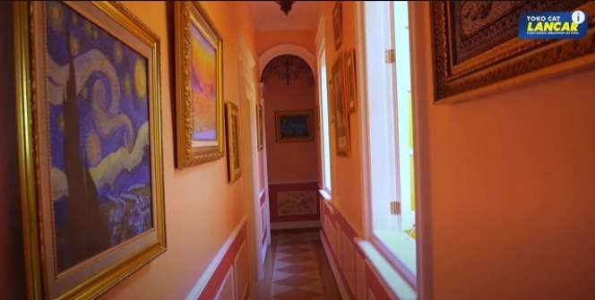 10 Potret Rumah Bak Istana Milik Ade Indrisari yang Viral, Disney Land ala Yogyakarta!