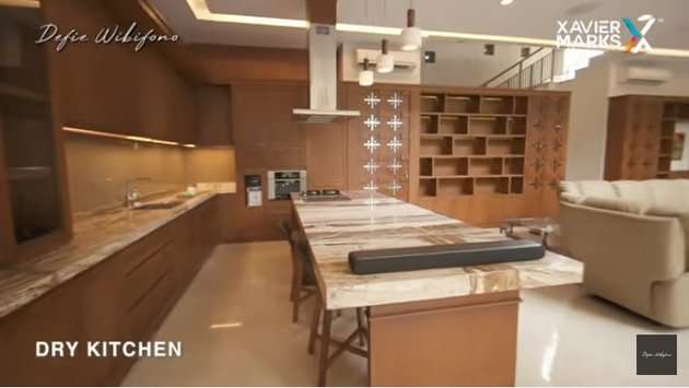 Potret Rumah Rp27 Miliar Milik Jess No Limit Calon Suami Sisca Kohl 