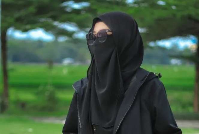 Momen Zavilda Youtuber Bercadar Ajak Wanita Tutup Aurat, Malah Dihujat Netizen!