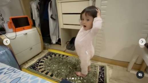 8 Potret Rumah Sony Misturi, Ajudan Jokowi Yang Viral Super Tampan, Ternyata Sederhana Banget!