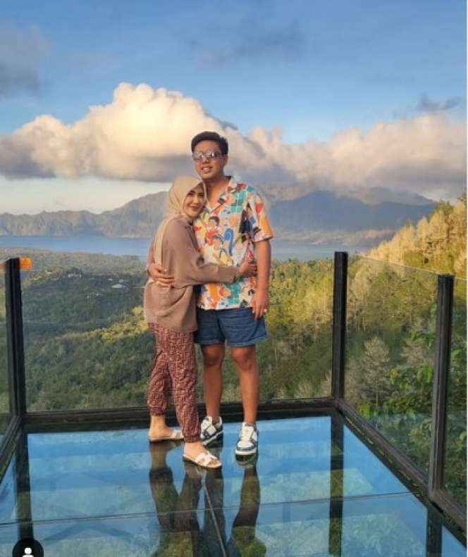 Artis Cantik Ini Hampir Cerai Dengan Suami, Sempat Diusir Namun Kini Kembali Mesra, Siapa Dia?