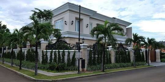 Adu Perbandingan 5 Rumah Artis `Sultan` di Jakarta Timur, Terakhir Mirip Istana Disney Land!