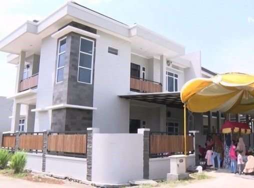 Adu Perbandingan 5 Rumah Artis `Sultan` di Jakarta Timur, Terakhir Mirip Istana Disney Land!