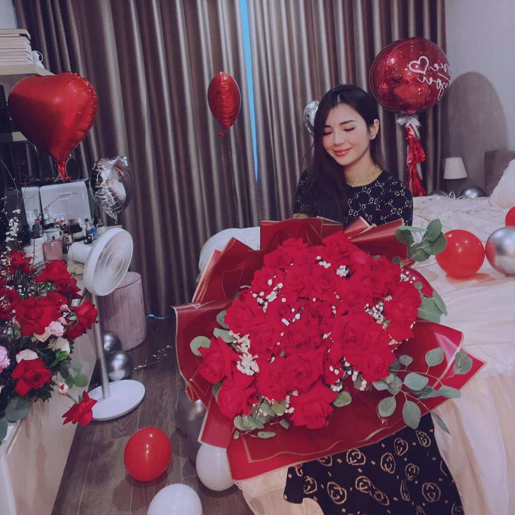 Foto Cuci Piringnya Viral, Nasib Wanita Cantik Ini Berubah Drastis, Lihat 7 Potretnya!
