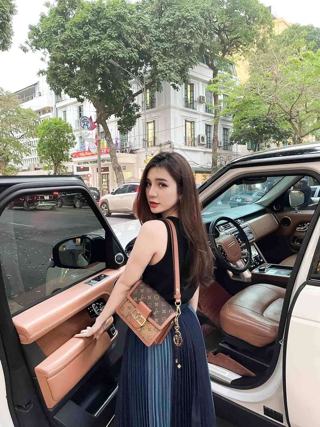 Foto Cuci Piringnya Viral, Nasib Wanita Cantik Ini Berubah Drastis, Lihat 7 Potretnya!
