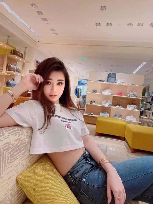 Foto Cuci Piringnya Viral, Nasib Wanita Cantik Ini Berubah Drastis, Lihat 7 Potretnya!