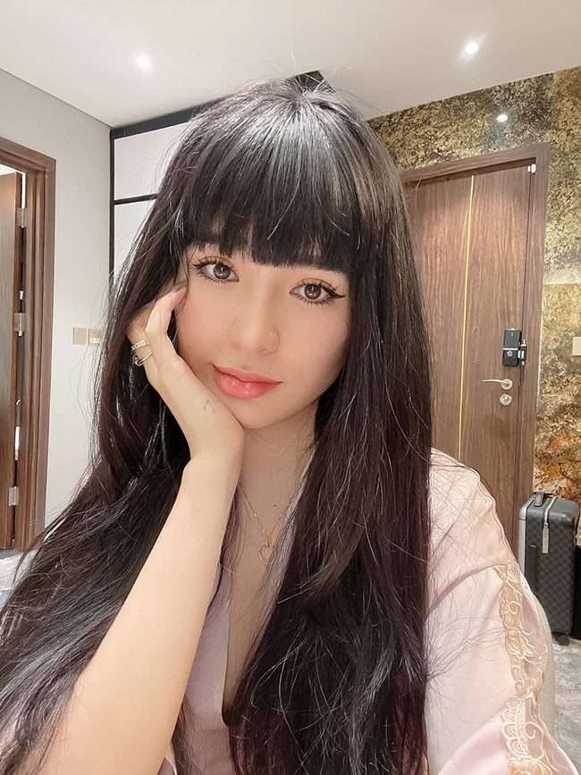 Foto Cuci Piringnya Viral, Nasib Wanita Cantik Ini Berubah Drastis, Lihat 7 Potretnya!
