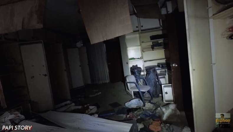 10 Potret Rumah Miliarder Terbengkalai 15 Tahun, Tinggalkan Barang Antik & 2 Mobil Mewah 