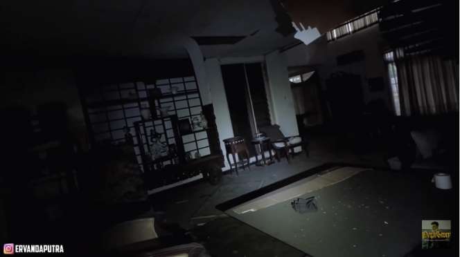 10 Potret Rumah Miliarder Terbengkalai 15 Tahun, Tinggalkan Barang Antik & 2 Mobil Mewah 