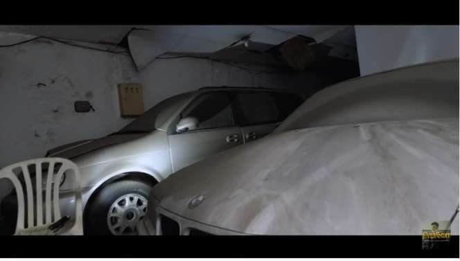 10 Potret Rumah Miliarder Terbengkalai 15 Tahun, Tinggalkan Barang Antik & 2 Mobil Mewah 